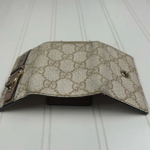 Gucci White and Pink GG 6 Ring Holder Wallet Case - Picture 6 of 11